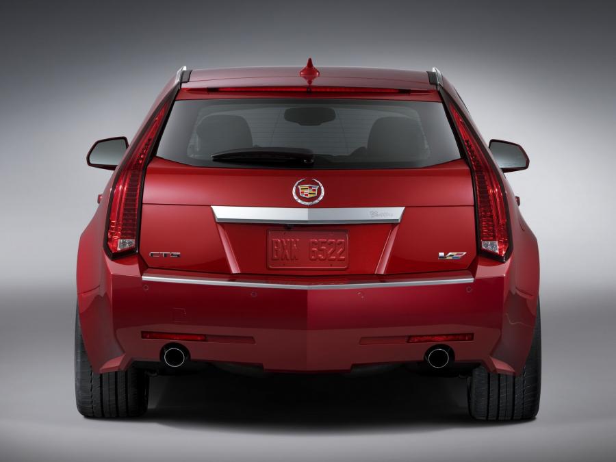  Cadillac CTS-V Sport Wagon 2010 года  (фото 16 из 17)
